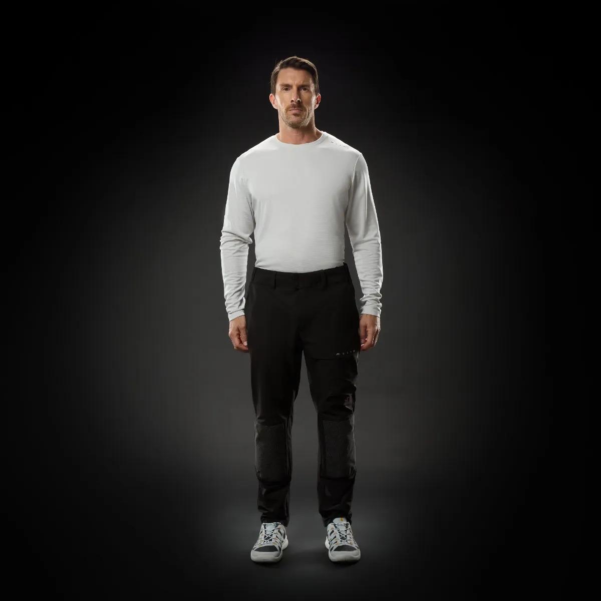 product/m/u/musto_82420-990_black_3.jpg