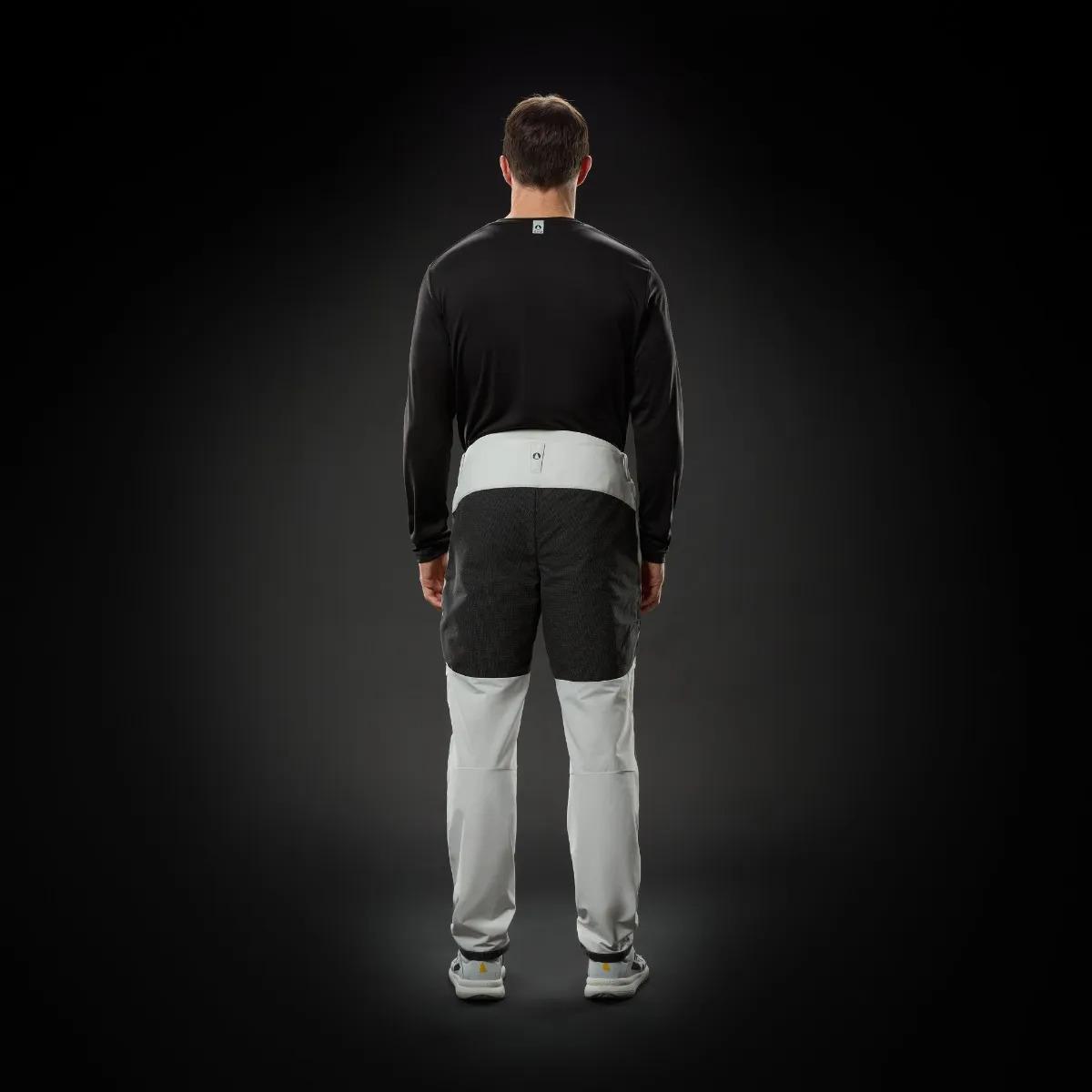product/m/u/musto_82420-813_platinum_4.jpg