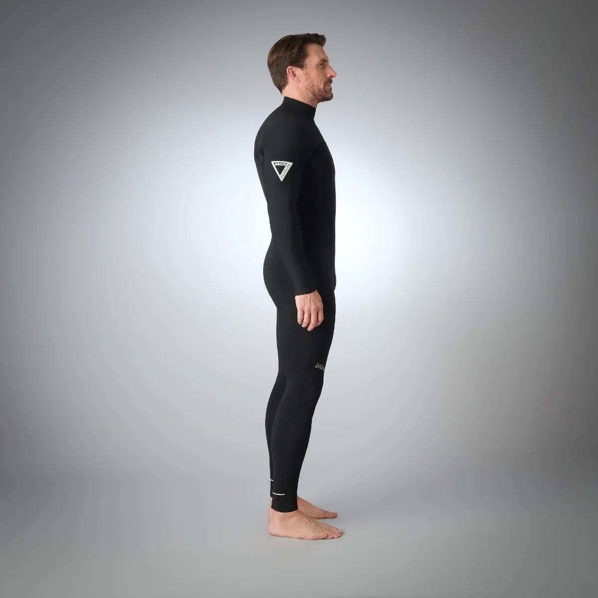product/m/u/musto_88226-992_black_3.jpg